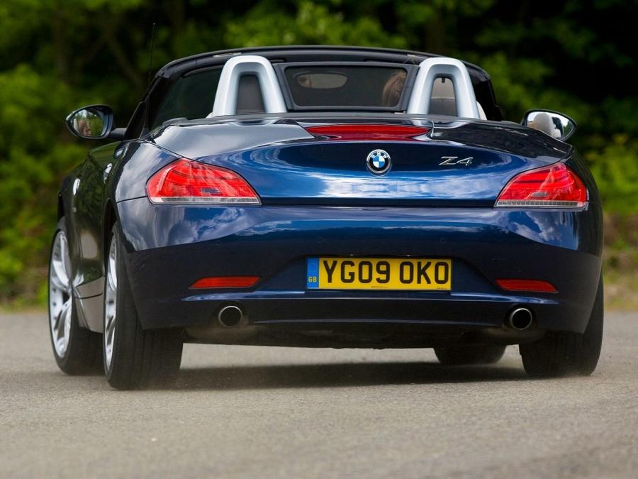  BMW Z4 sDrive 3.5i Roadster 2009 года  (UK) (фото 15 из 16)